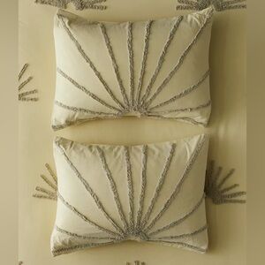 🪆Urban Outfitters Sunrise Tufted Sham Set {Set of 2}